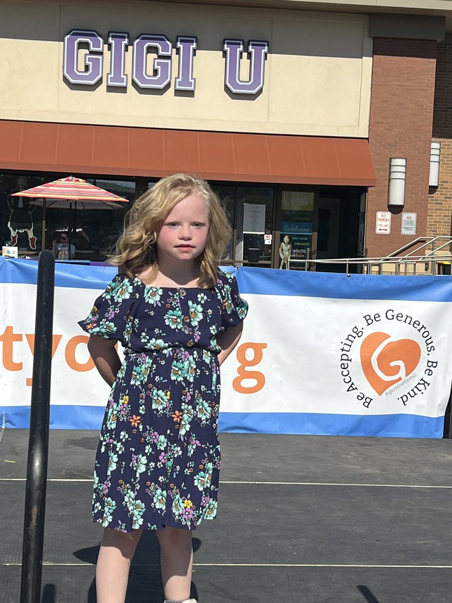 GiGis_Playhouse's tweet photo. #gigifest photo dump 1💙💛💙💛💙 #DownSyndromeAwarenessMonth https://t.co/fw3WJFMHxP