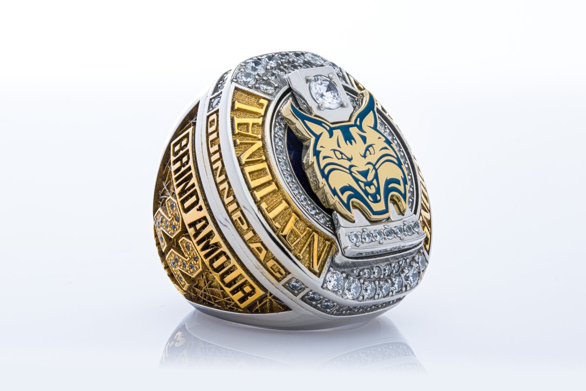 QU_MIH's tweet photo. ALL of the angles 💍

#BobcatNation x #NCAAHockey https://t.co/gBXX45tJlp