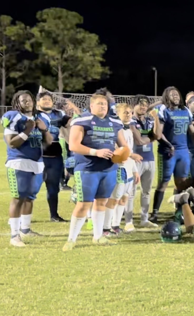 TKGeorge12's tweet photo. Game 4 &amp; another @swfl W, I enjoyed playing in the other teams backfield. Here’s just a few of my plays from last night. @pete_nochta13 @alonzohighsmith @coach_cristobal @COACHSTACE_ @R2X_Rushmen1 @CoachBoUT @ARCHIECOLLINS_ @dyray22 @COACHDOTT @Coach_MColeman @pwrecruits2022 https://t.co/yyavcuQ7AV
