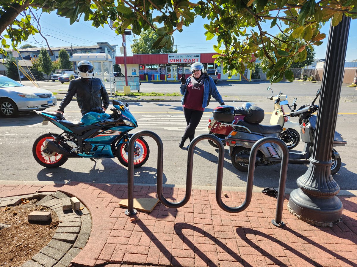 sungshine05's tweet photo. Scooters+moto brunch🥓 https://t.co/Oz91PbpdK1
