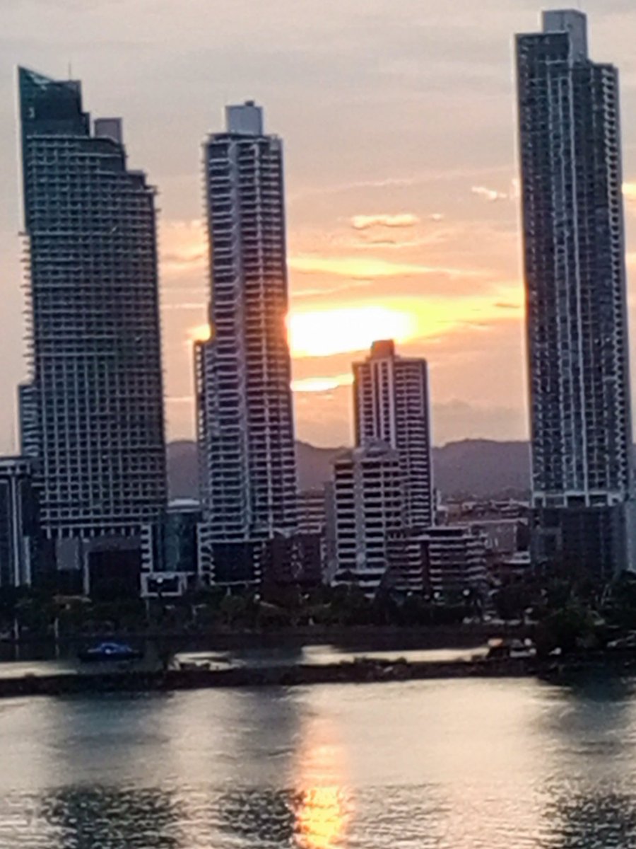 #sunset #sunsetphotography #PanamaBay #Panamá #Today

🇵🇦🪬
