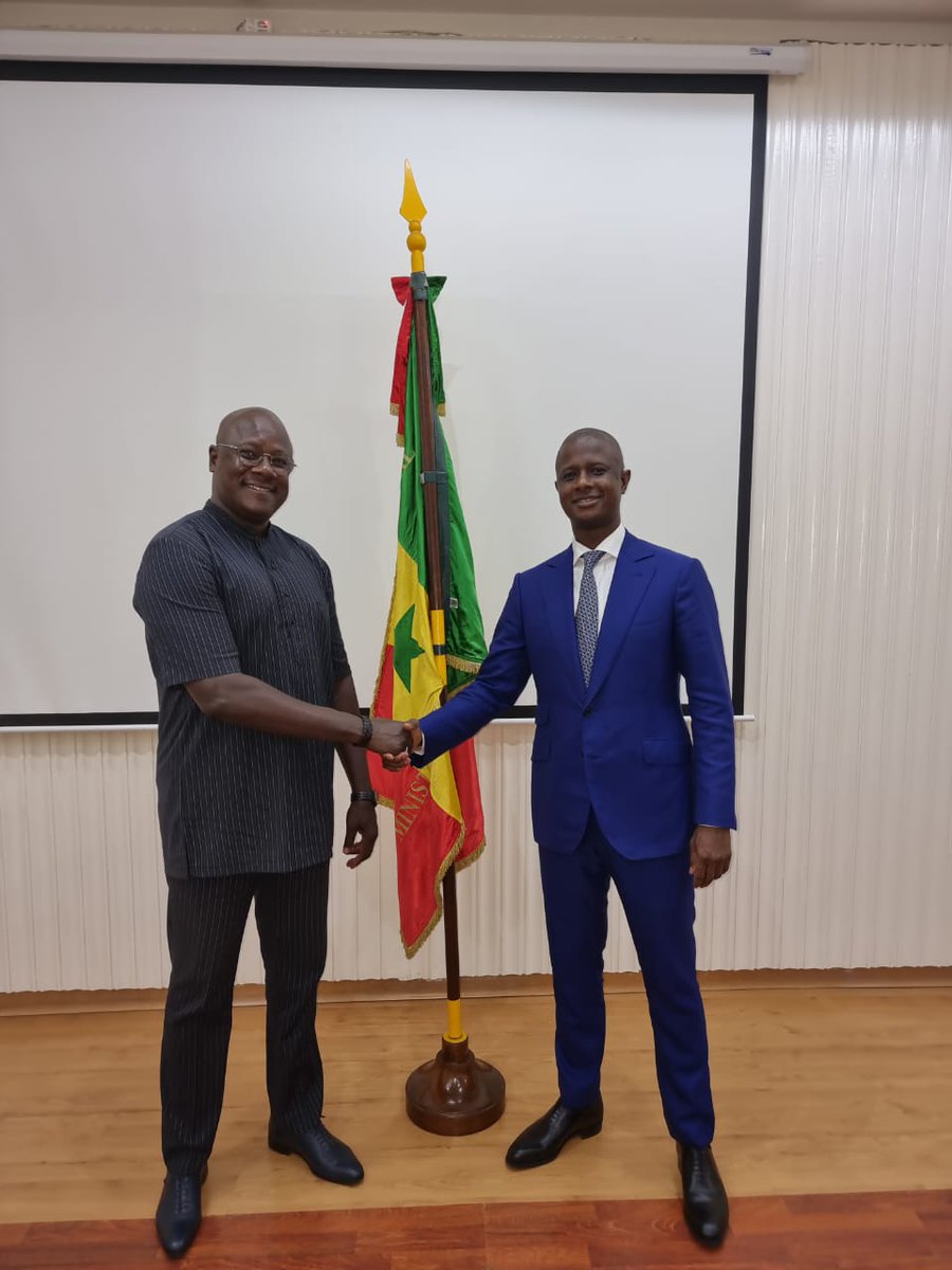 Le frère aîné du ministre de l'intérieur sénégalais, M. Franck Niaky Diome, est devenu titulaire d'un permis minier à Keur Samba en 2018, prévoyant près de 2 milliards de Francs CFA d'investissements.

M. Franck Niaky Diome, qui devait jusqu'alors jongler entre les emplois pour