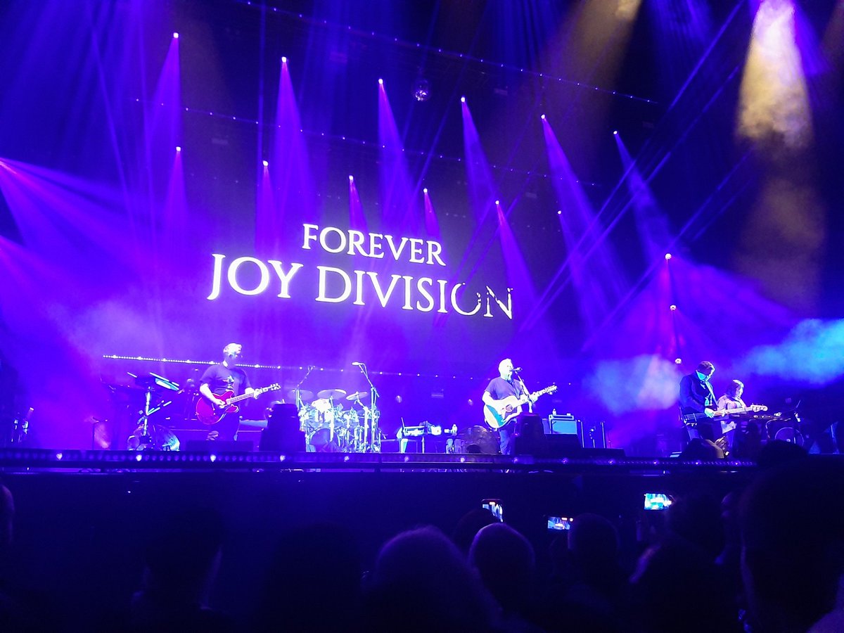 Don't walk away, in silence #neworderontour @3ArenaDublin