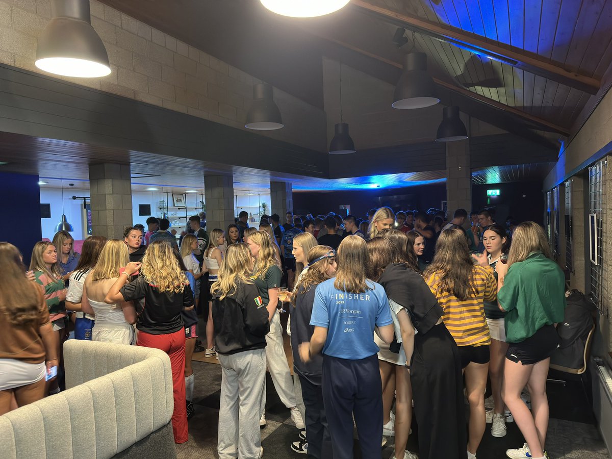 Robertson_Sed's tweet photo. The sixth form had their first combined social in Queens Hall with DJ Liam whilst Years 10 & 11 enjoyed a slumber party in @Carus_Sedbergh with DJ Danny and Year 9 went to @vuecinemas to watch ‘The Creator’ #Saturdaysocials #fullboarding 🍿🍩🍟🍕🍻🤎 https://t.co/M37effvOcY