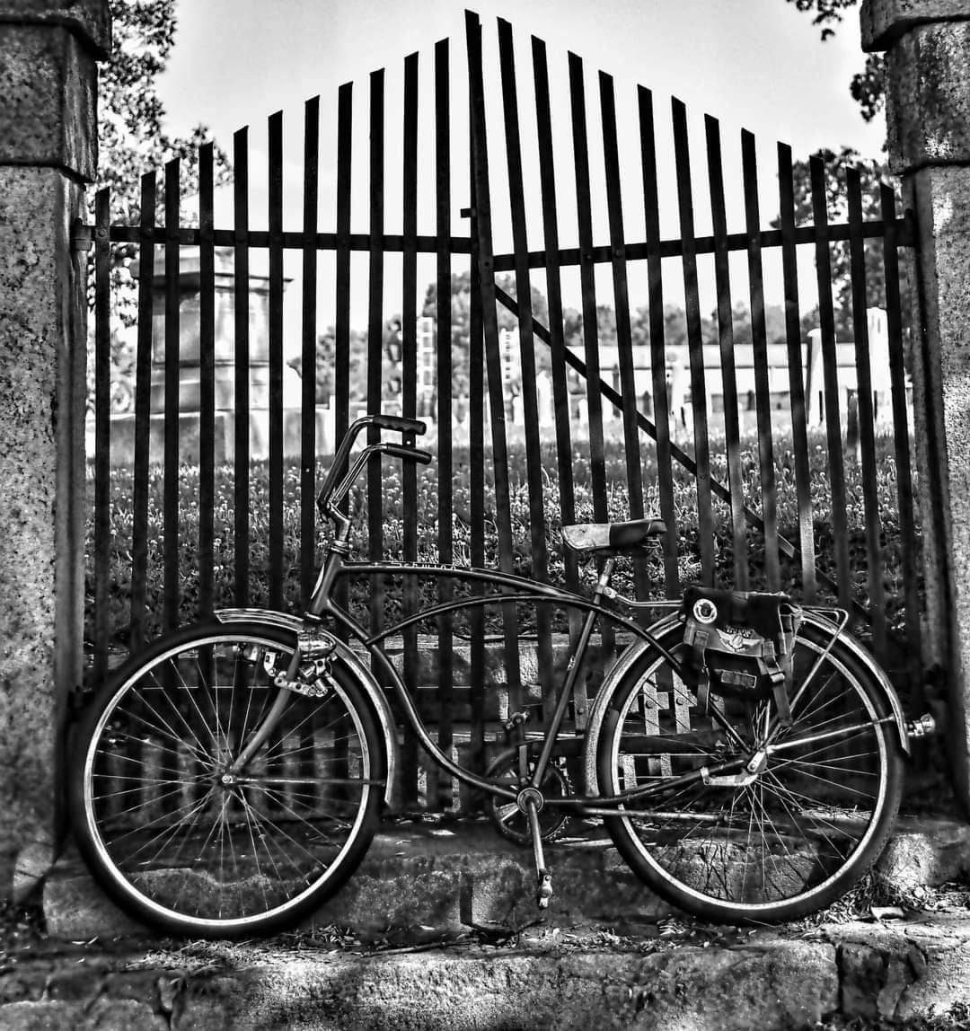 DDPhoto_13's tweet photo. #Bicycle in downtown #SalisburyNC 
#blackandwhitephotography https://t.co/ucLpRVuamA