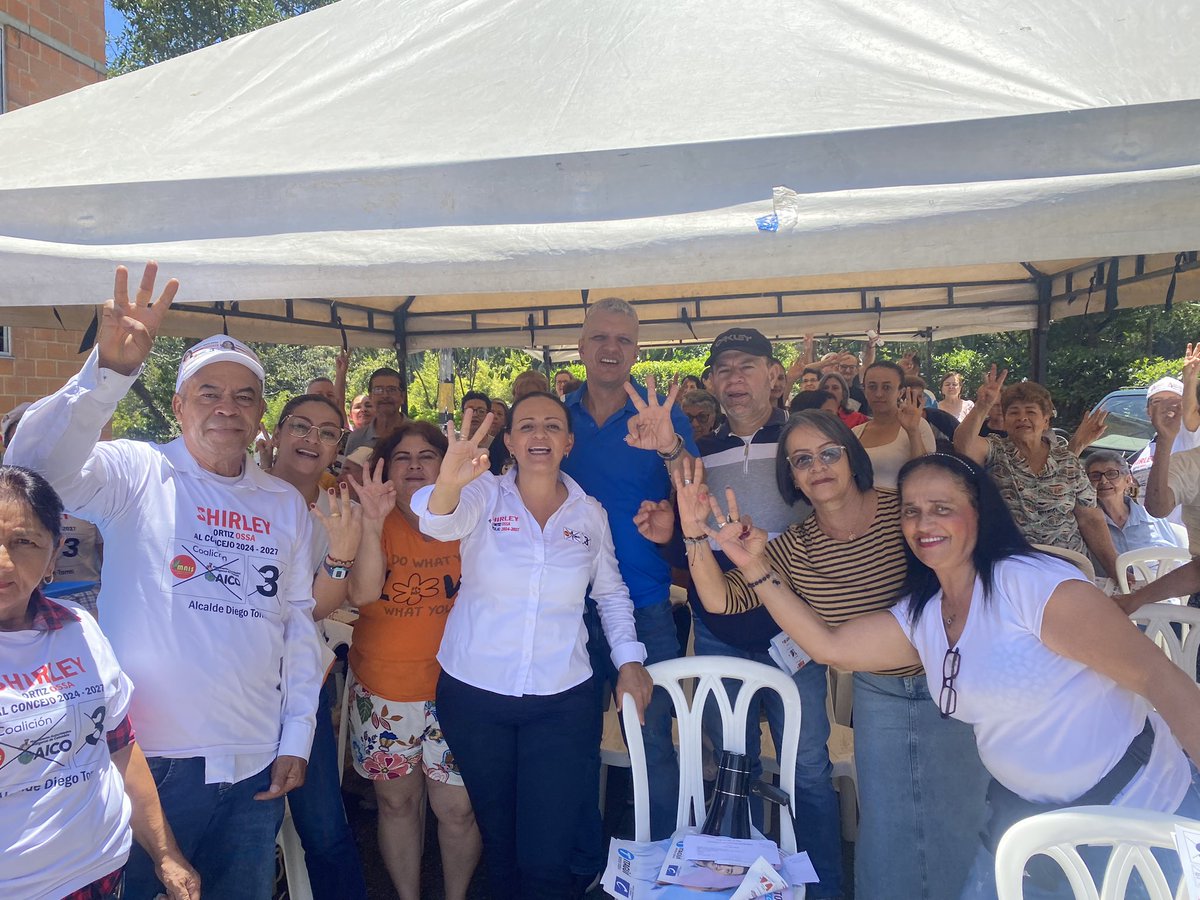 shirleyortizos2's tweet image. #Itagüi compartimos nuestra prop en la Urb Villa Eloísa 320  V entregadas y nos alegra recibir el apoyo de los amigos para la #ConstrucciónFuturoSocial #mais  #aico 3 #diegotorresalcalde✌️ @DiegoTItagui