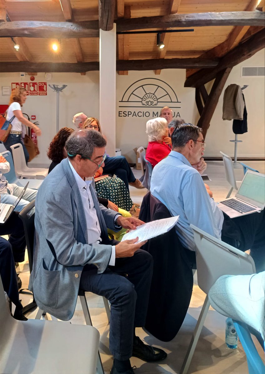 Nuestro Presidente <a href="/JoseaNegrin/">José Antonio Negrín</a> informando sobre las actividades pasadas y futuras del <a href="/MovEuropeoCLM/">Consejo Castilla-La Mancha Mov. Europeo</a> en el VIII Consejo Asesor en Avilés
<a href="/MovimientoEurop/">Movimiento Europeo (CFEME)</a> #CASME #Europa