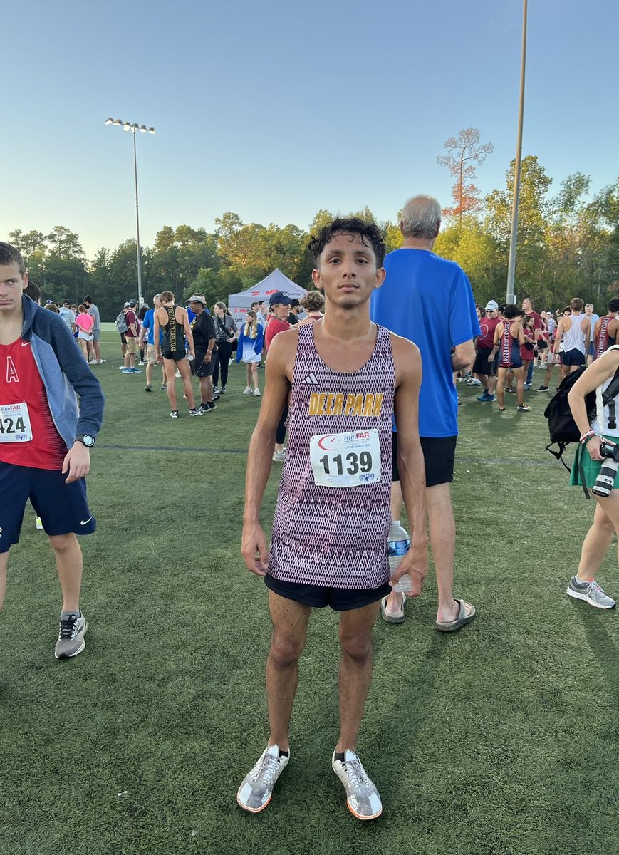 Got 29th place at the varsity elite boys Nike xc south invitational. With a time of 16:03. Not a bad time for that course 😵‍💫