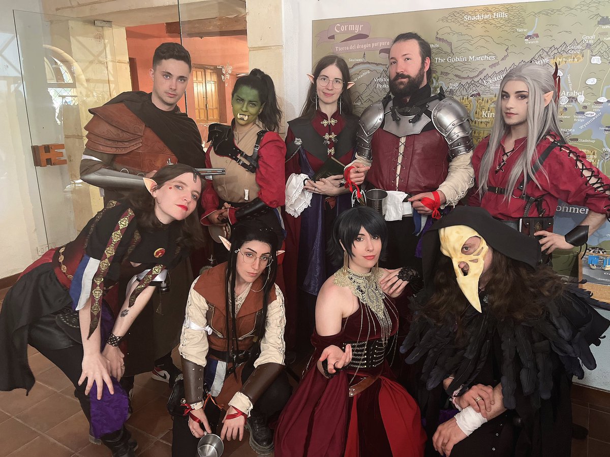 pnkVirus's tweet image. Casa Fontaine, desde Damara con amor 💎💗 gracias Cormyr @dracsiespases por acogernos!