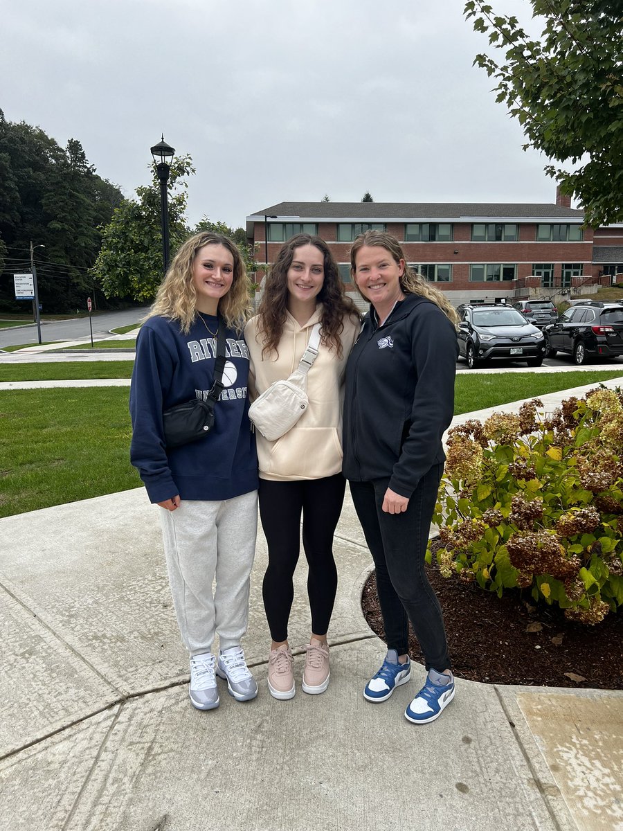 donatogianna26's tweet photo. Thank you so much to Coach Purcell and Lyric Grumblatt for the amazing visit and tour of Rivier! Im so excited to be offered a spot to continue playing basketball and I cant wait to see what the future brings! 
@SNHSaints https://t.co/wL7KxgPGp5