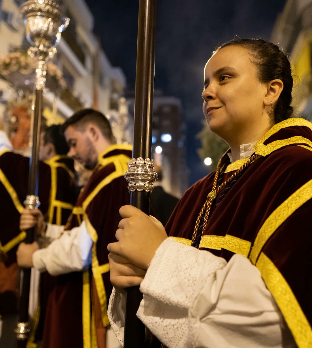 servicioscofrad's tweet photo. Ayer, un grupo de compañeros de Servicios Cofrades, completó el cuerpo de acólitos en la salida procesional de Nuestra Señora del Buen Aire de @hpasionymuerte
Mil gracias por contar con nosotros.

#BuenAire
#PasionyMuerte
#servicioscofrades 
#chamorroservicioscofrades https://t.co/eQWU9C2Rrs