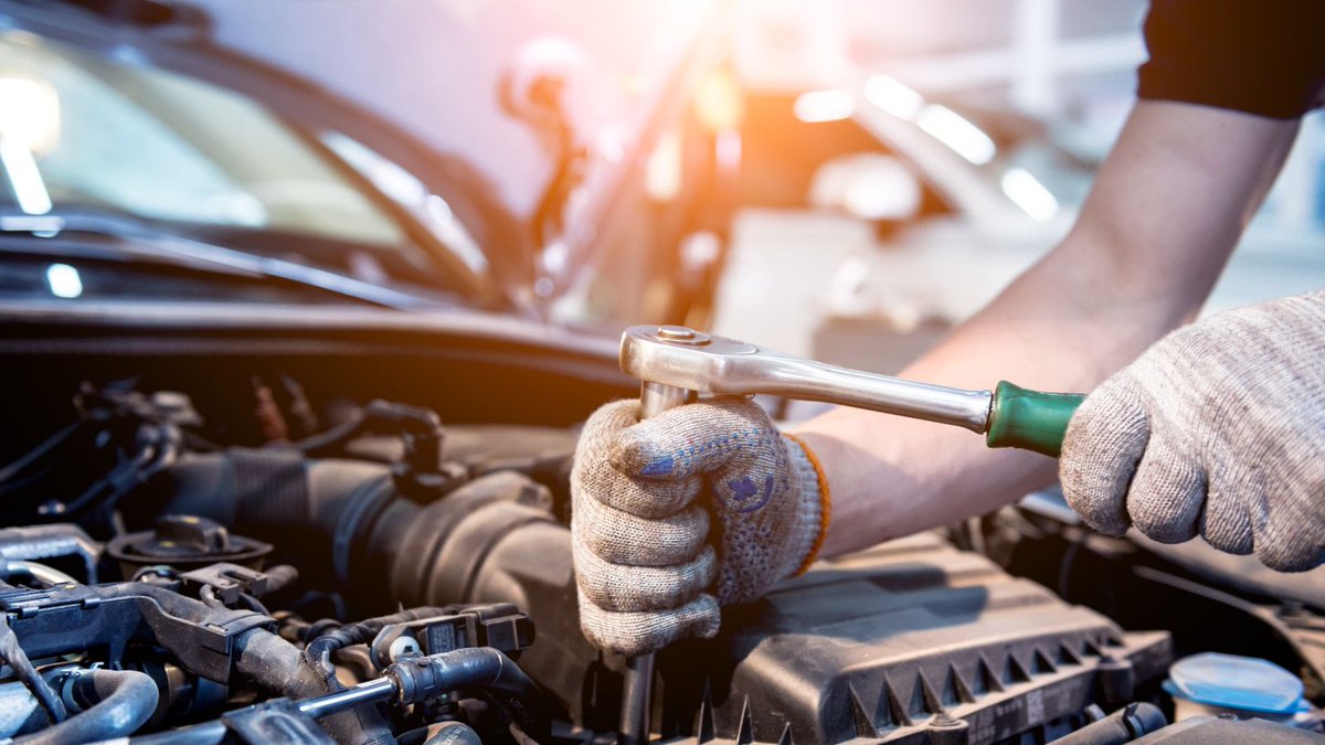 IofCG's tweet photo. When should you get your full car service?🔧

Generally, every driver should bring their car in for a full service once a year or every 12,000 miles. 

A full service can include more than 50 separate checks on your vehicle to make sure it’s running safely and efficiently. https://t.co/qdwrx7pyh0