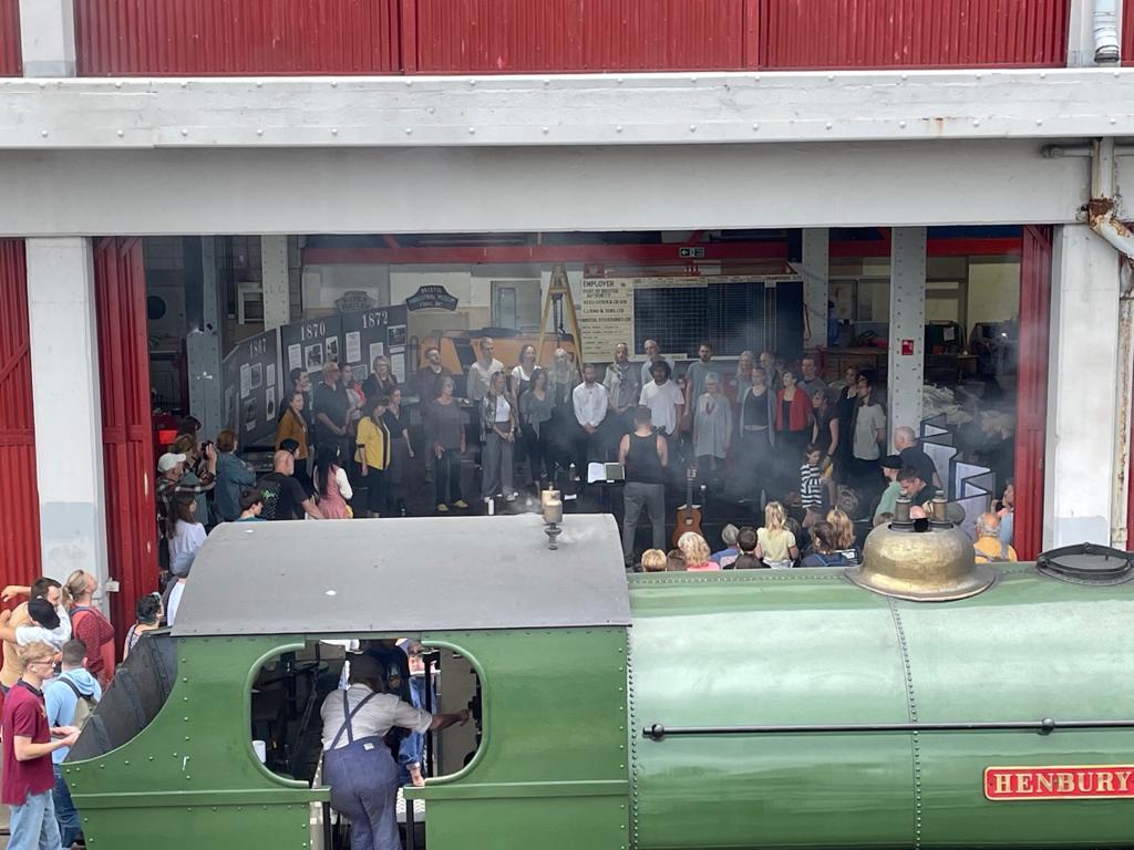 We absolutely loved singing today at L shed @mshedbristol part of docks heritage weekend....amazing acoustics, atmosphere, audience... and topped off with the train tooting us, a perfect afternoon #bristolchoir #folkchoir #bristolgig #bristolharbour #pigeon