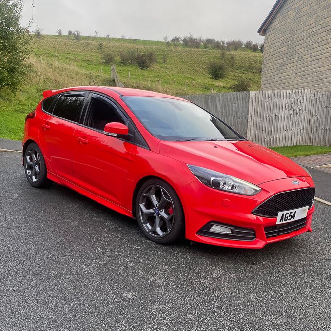 AshleyGRacing's tweet photo. My new pride and joy! 🔑 My new 2016 Ford Focus ST3! What do you think? 🚘
#AshleyGregoryRacing #NewCarDay #Ford #FordFocusST3 https://t.co/G1ZQm3QPMs