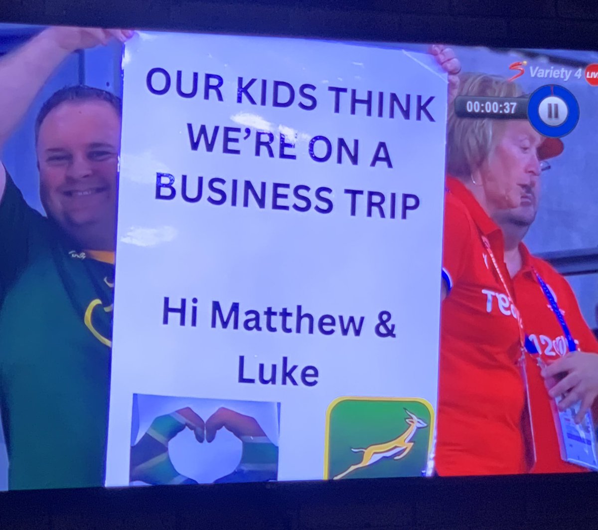 Keneilwe__'s tweet photo. 😂😂 this is hilarious https://t.co/lPcJoO2C1x
