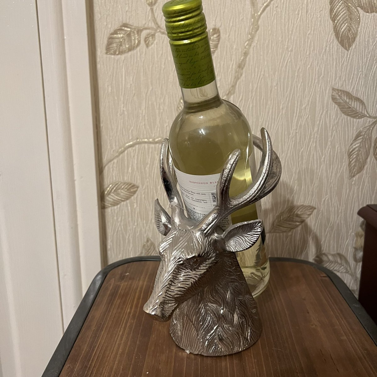 candleshopmitch's tweet photo. Evening #BrumHour, new in from Friday’s delivery at #thecandleshopatmitchells, a stag bottle stand. Would look great on any dinning table 👍🏻. @SevernOffice @bigtalluk @AAAbbottStories @DiRuss64 @BulmanCelebrant @REDSJEWELS1 @DianeK40697479 @BrumFoodPod @CoolgoldfishD @Dollie1952 https://t.co/WzPRzkkCJl