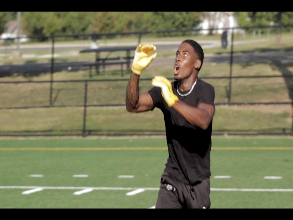 SchoolboyRice's tweet photo. Here is a preview of my sports commercial! Coming soon! Stay tune! 🏈🏀⚾️💪🏾💯 https://t.co/ZXHAOyco8O