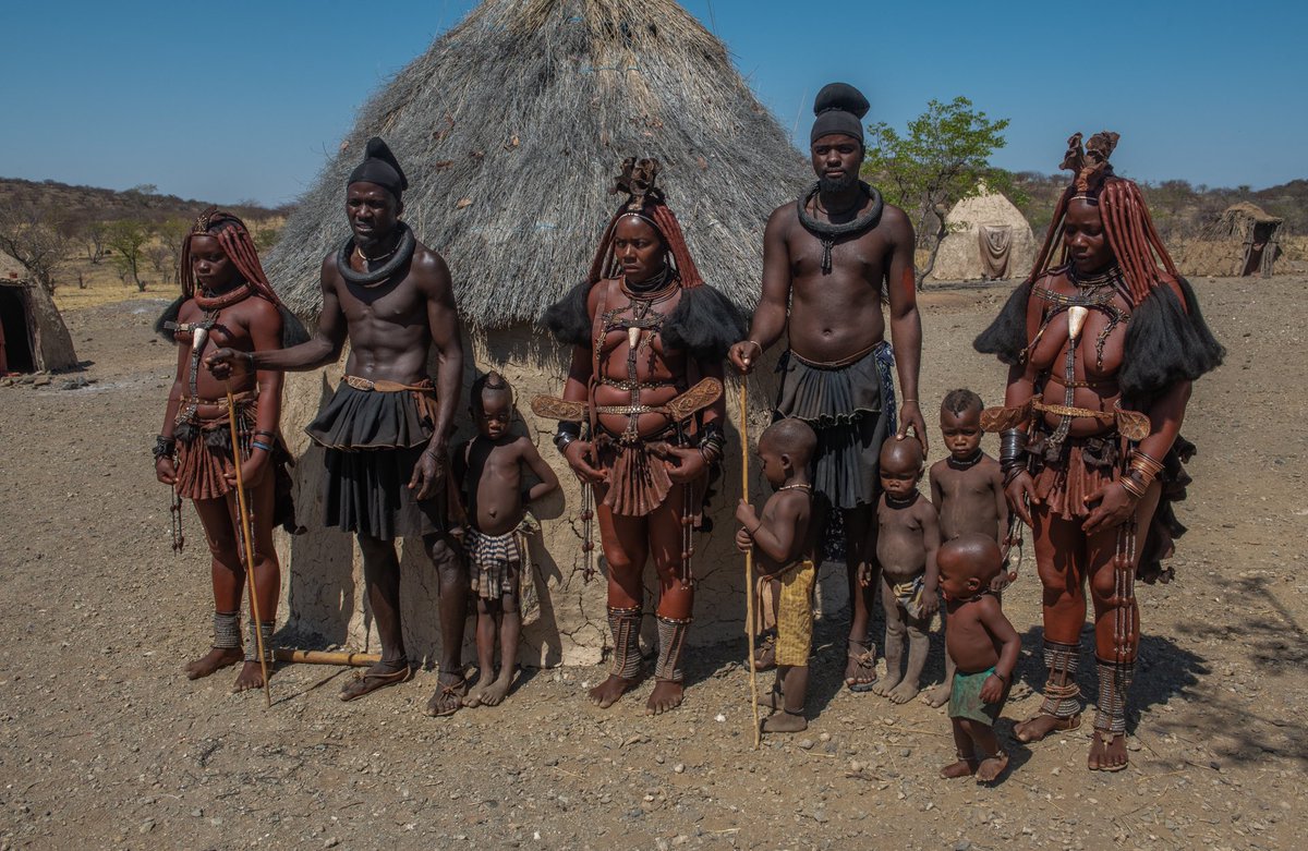 angowindhoekto1's tweet photo. The Himba are an indigenous people with an estimated population of about 50,000 people , living in northern Namibia, in the Kunene Region / Kunene River in southern Angola.

#namibia #angola #🇦🇴 #🇳🇦 #himba #people #indegenous #kuneneriver #kuneneregion #beautiful #national https://t.co/Iv3pyxIuuR