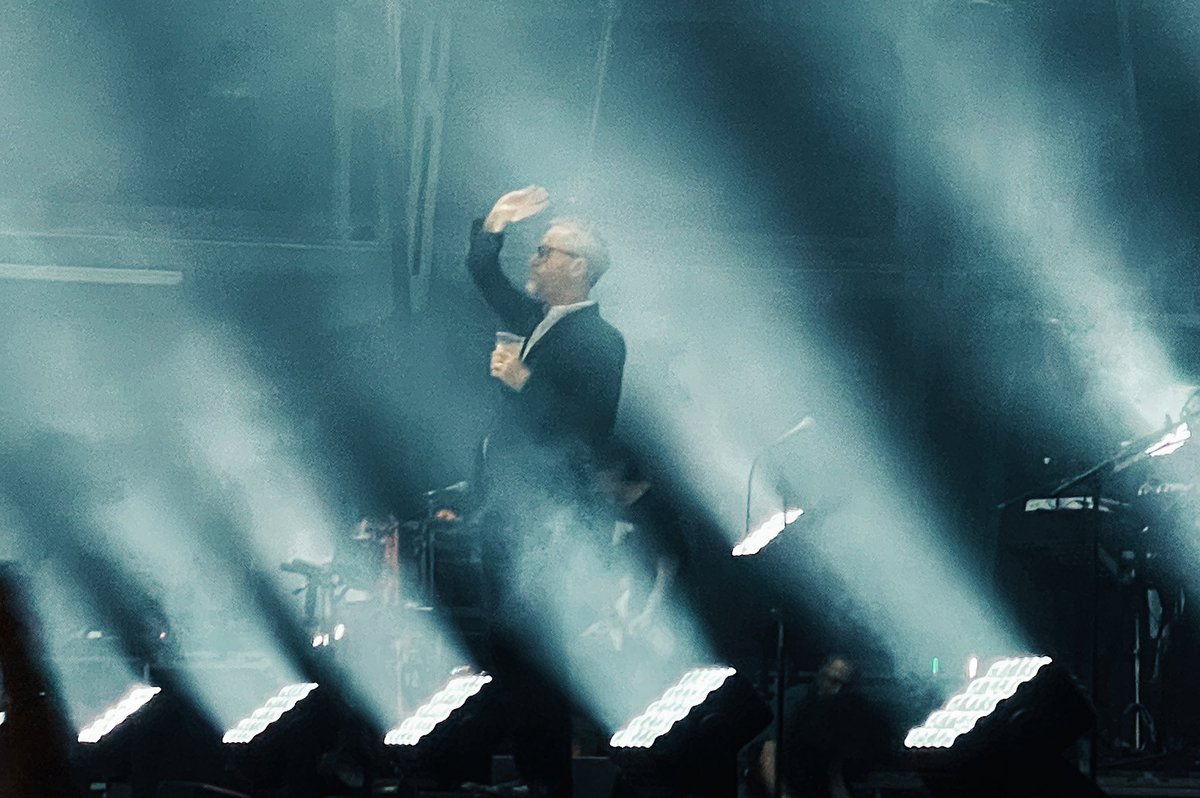 Devteros's tweet photo. Der Sound wie immer fragwürdig immZenith, dafür immerhin quasi direkt front of stage being The National. Live immer wieder ein Erlebnis. https://t.co/xz4GmhNKM3
