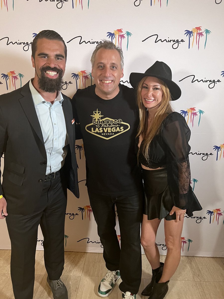 KimmyAlice's tweet photo. Finally got to see @Joe_Gatto ! Our fave! https://t.co/5ioBDA9KFh