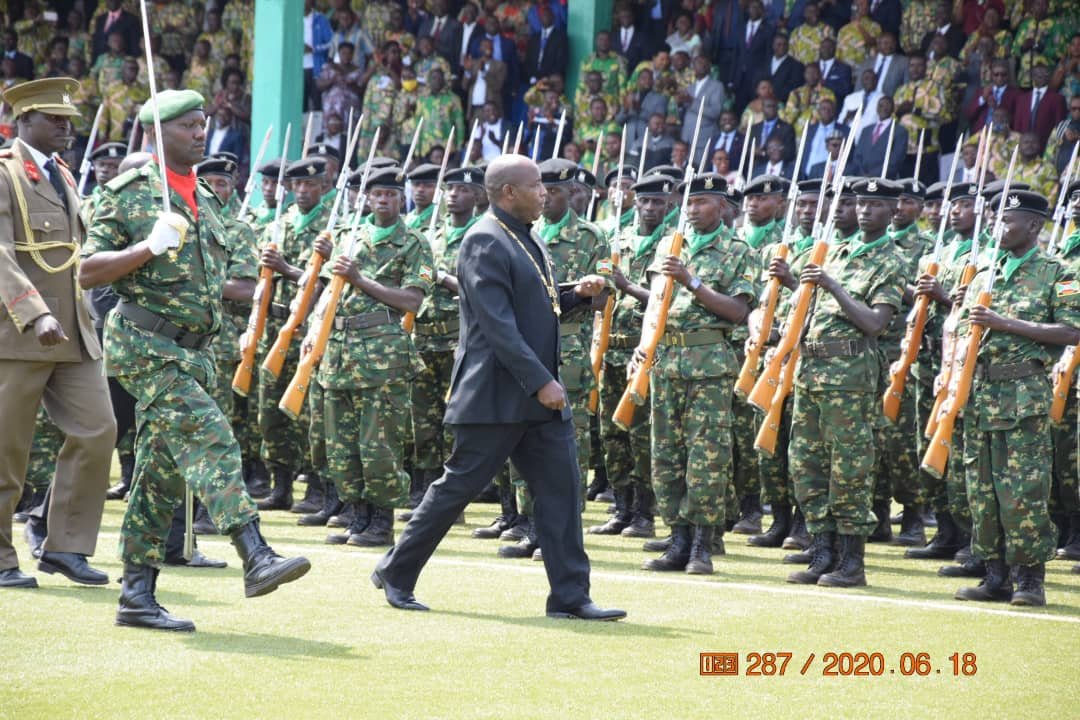Ikiriho's tweet photo. Iyo nteguro yo gukwiragiza ama "tracts" ni kugira bahungabanye Abenegihugu bo bamaze gutahura no gukwirikira intumbero ya Nyen'Icubahiro Umukuru w'Igihugu ibahamagarira iyerekwa kazoza ry'U-#Burundi bwifashe mu mwaka wa 2040 n'Uburundi buteye imbero muri 2060 https://t.co/wWhSz2LXog