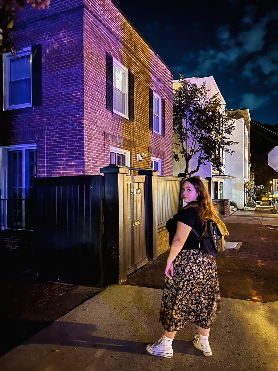 So_Vanessasary's tweet photo. Happy October!!! Spooky season is in full force!
I was fortunate enough to visit some filming locations for #theexorcist
#exorciststairs #exorcisthouse #washingtondc #georgetown #captainhowdy https://t.co/Lz4evyCOet