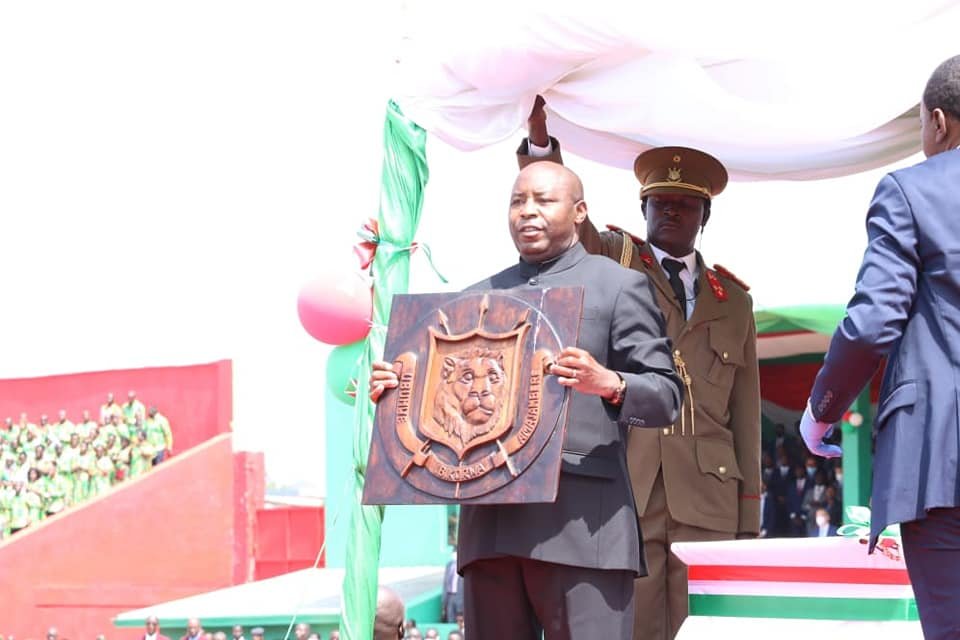 Ikiriho's tweet photo. Iyo nteguro yo gukwiragiza ama "tracts" ni kugira bahungabanye Abenegihugu bo bamaze gutahura no gukwirikira intumbero ya Nyen'Icubahiro Umukuru w'Igihugu ibahamagarira iyerekwa kazoza ry'U-#Burundi bwifashe mu mwaka wa 2040 n'Uburundi buteye imbero muri 2060 https://t.co/wWhSz2LXog