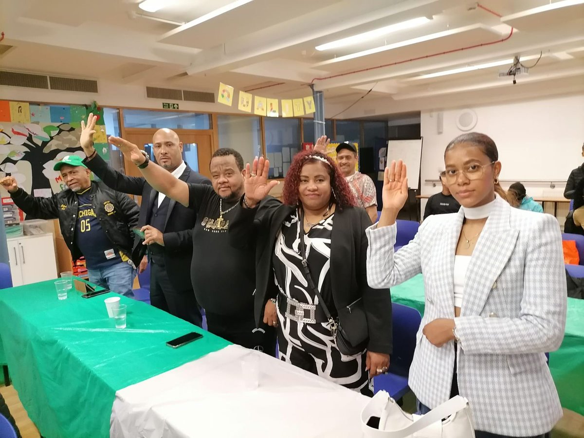 Londres juramenta su 5ta. Dirección Media. Avanzamos a pasos de gigante . Con la fuerza del Pueblo Venceremos. Leonel Presidente.
<a href="/LeonelFernandez/">Leonel Fernández</a> 
#SeguimosAvanzando 
#FPComunica 
#fuerzadelpuebloeuropa