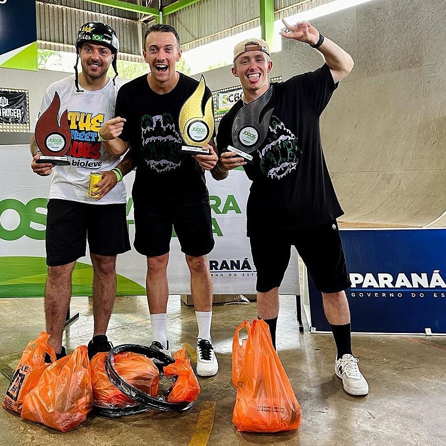 CAMPEONATO PARANAENSE BMX FREESTYLE 2023
•
🥇@maxchalifourbmx
🥈@jeffreywhaley
🥉@doguetebmx
•
#jogosdeaventuraenatureza
#campeonatoparanaense2023 #c1 #cbcbmxfreestyle #bmxfreestyle #bmxbrasil #bmxpark #bmx #bike #parana #maringa  #eminentbmxtv
•
🔁Repostado: by @pebmx30