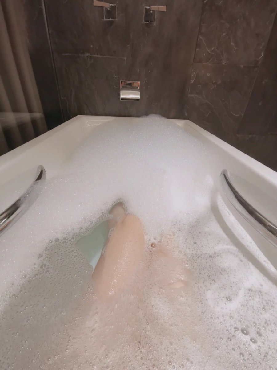 MfoedMore's tweet photo. Hope is the soap that floats in the bathtub of life.😉😉 https://t.co/YFKA4twa6q