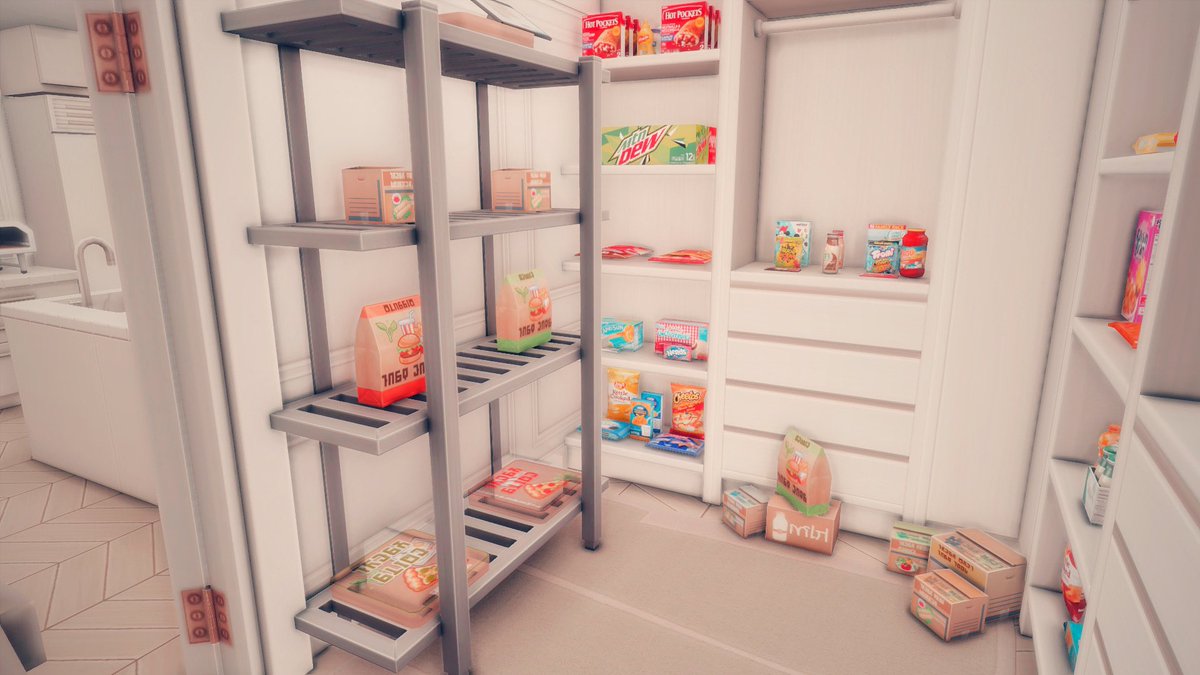 xxtinkerbell's tweet photo. I literally have never made a pantry for my sims home before 🤣🍽️ and i love it because its all functional! https://t.co/eMx5KH2yqX