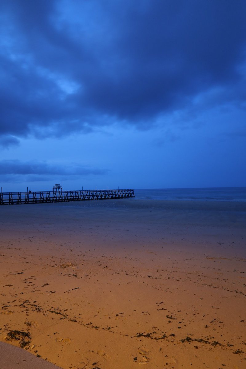 piti_naryko's tweet photo. "Color of the night"

#photographer #photography #picoftheday #lucsurmer #mer #love #normandie https://t.co/syZ2VpexcC