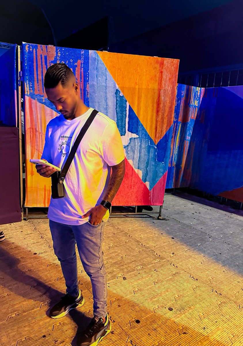 Ma_Klen's tweet photo. Show Numanice ontem, incrível 🥵🥵 https://t.co/8X2Tcn6sqR