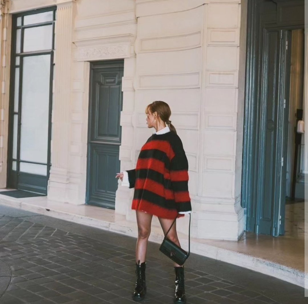 She's so model material🥵🔥

#HwasaxValentino 
HWASA AT PARIS FASHION WEEK 
#ValentinoLÉcole