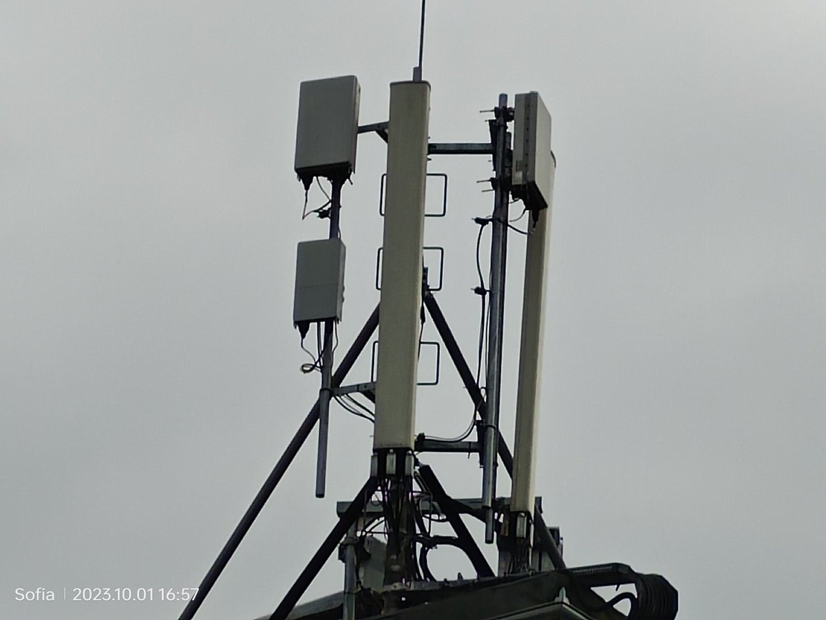 Visited a special Yettel Bulgaria 5G site today and got to test their rare mmWave spectrum while roaming with O2. Impressed by the whole experience!! 🇧🇬😉📱