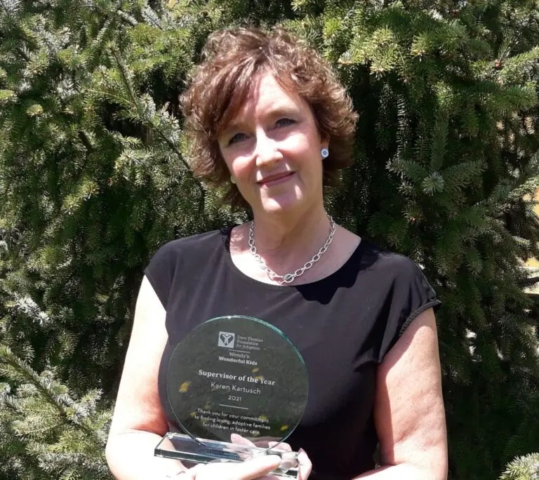 DTFA's tweet photo. As a Wendy’s Wonderful Kids supervisor, Karen made it her mission to find loving, forever families for children lingering in Ontario’s #FosterCare system. Now retired, Karen reflected on her impact and the impact of others who serve children in need: https://t.co/jQTdS37RkW https://t.co/wU5rGVgsqr