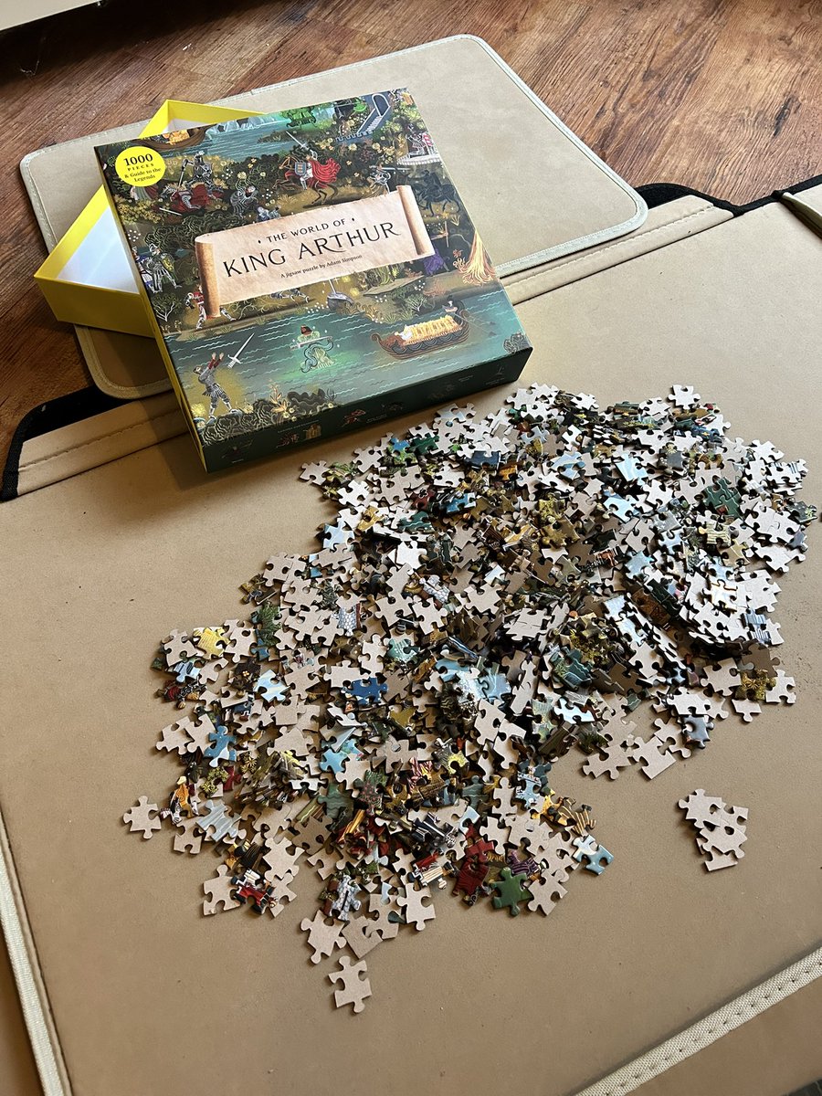 leannevpenning's tweet photo. It’s jigsaw season, bitches! 🤓 https://t.co/OkZPkfS8tB