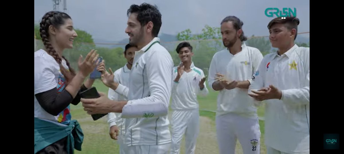 maharija297659's tweet photo. At there #junaid wanna hug #fari but he didn't, his face shows he misses that
#juri #janid #fari #WahajAli #hareemfarooq https://t.co/dYTkxYd2LO