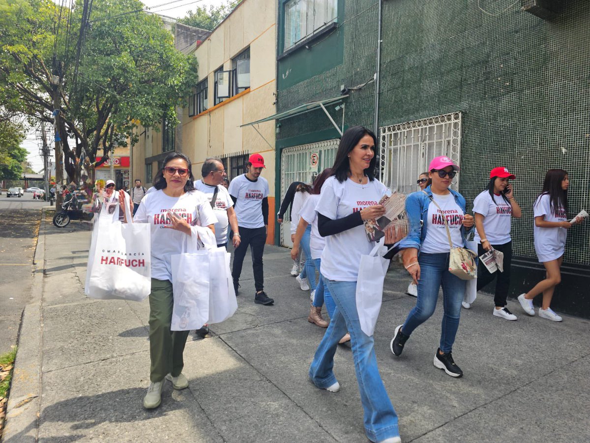 LetyVarela's tweet photo. L@s vecin@s de #BenitoJuárez conocen muy bien a Omar García Harfuch @OHarfuch gracias a su cercanía y a los resultados que entregó en seguridad pública
#YoConOmar #VamosConHarfuch https://t.co/wekZbvnYW0
