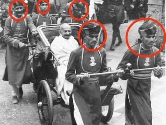 _PankajaDubey's tweet photo. महात्मा गांधी किसके तरफ से थे? 
अंग्रेजों की तरफ से या फिर भारत की तरफ से?

बाकी चमचों के बापू को Happy Birthday

हमारे लिए #नाथूराम_गोडसे_अमर_रहे 🙏💐 https://t.co/mDaKDlmRil