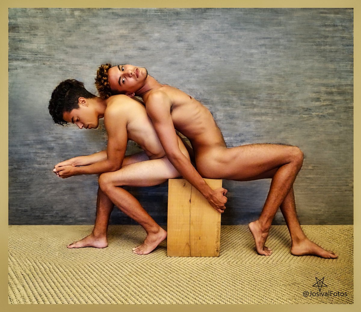 "Nudi d'#estate, 
Il tuo flauto mi commuove." 
(Miroslav Válek, poeta slovacco) 

...lo stesso in #autunno #inverno o #primavera 

Foto e montaggio: <a href="/JosivalFotos/">josivalFotos</a>
Nell'immagine: #ReyBlanco e #Eric 

Progetto fotografico #JosivalFotos Saluti <a href="/Whiteking20023/">Rey Blanco</a> <a href="/modelito2020/">🥵 Spice</a> #maschio