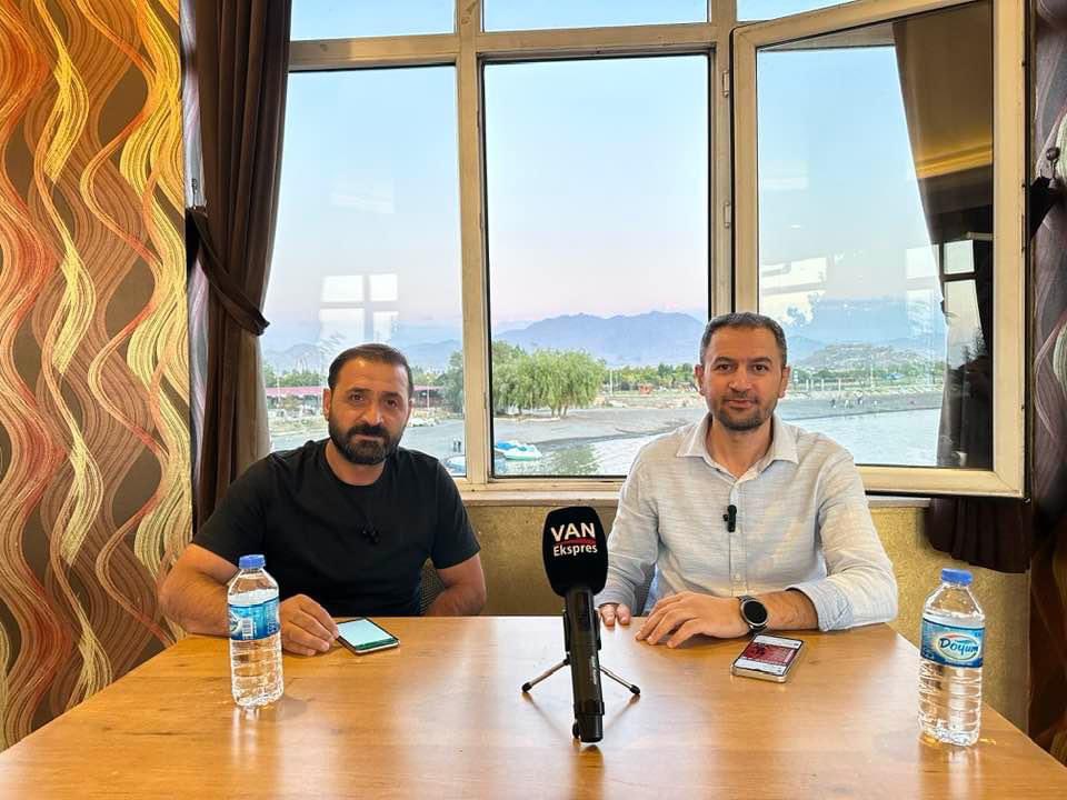 İstanbul’da gazetecilik eğitimi sebebiyle bugünkü vaneksprespor programımız iptal oldu. Haftaya Trabzon deplasman maçı sonrası VANEKSPRESSPOR kaldığı yerden devam edecektir. Bizi izlemeye devam edin …. <a href="/msdicle/">𝕊𝔼𝔻𝔸𝕋 𝔻𝕀̇ℂ𝕃𝔼</a>