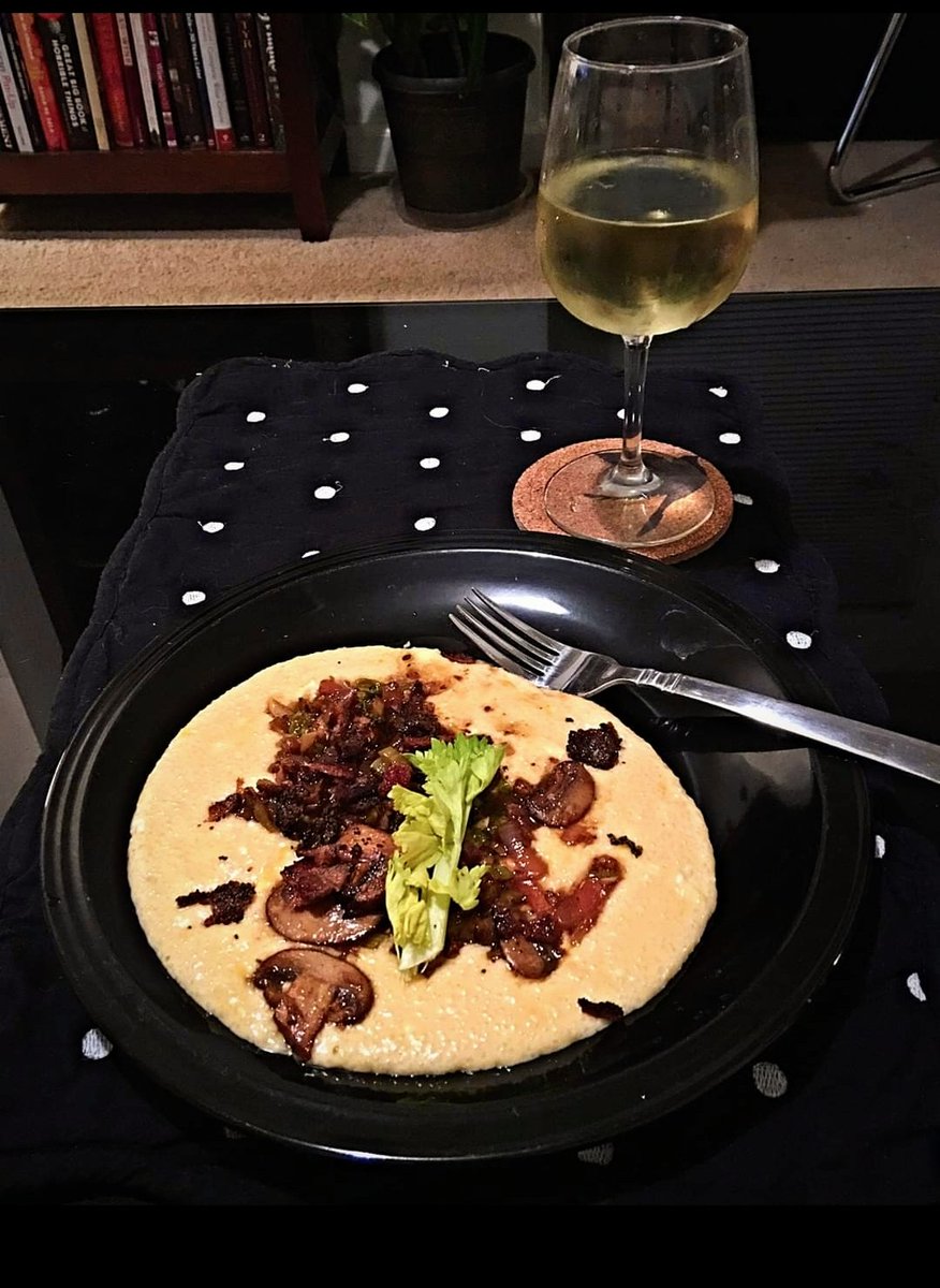 When my husband is stuck in DC,I cook things he would never eat.
Mushroom Ragout w/ 3 Cheese Grits & crusty French bread
Ceberberg Bukettraube
from S Africa in the glass, it's so good.
#mushrooms #wine #cheesegrits  #CederbergWinery #Bukettraube #SouthAfricanWines
#Frenchbread