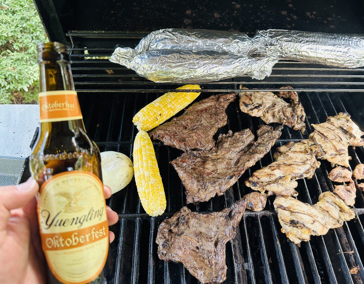TonyGonzales4TX's tweet photo. Faith, family, football, and fajitas. Happy Sunday #TX23 🏈 🇺🇸 https://t.co/421wK31YI3