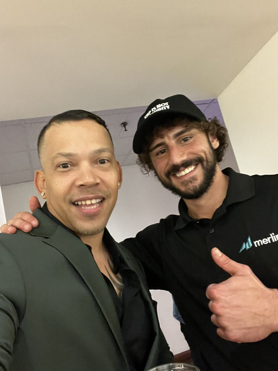 Xrplife589's tweet image. It was a pleasure to be at #theProperParty929 hanging with the #XRParmy @attorneyjeremy1 @Ray_Fuentes1111 @3TGMCrypto @cryptolewlew 🚀🎉🥳