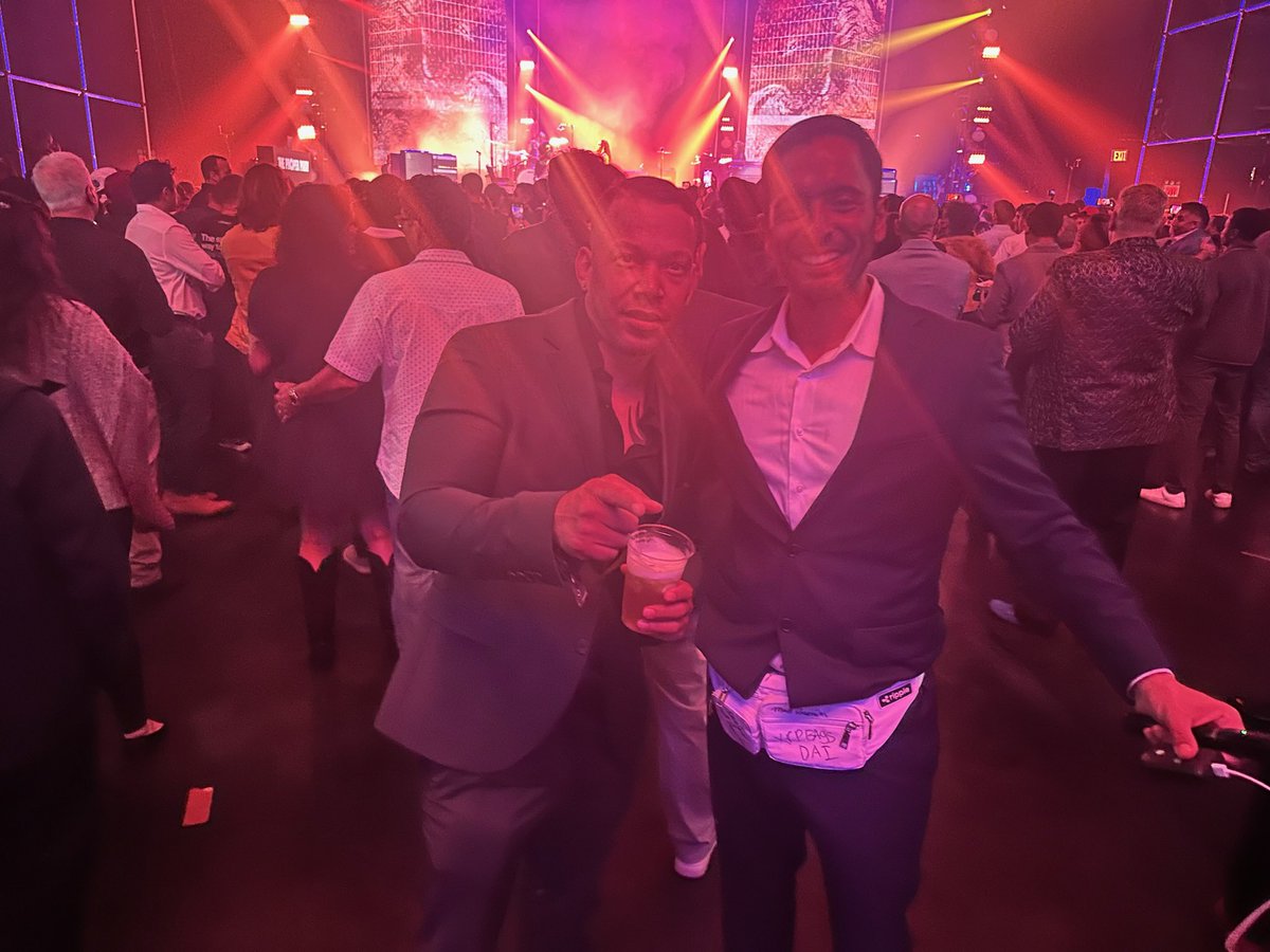 Xrplife589's tweet image. It was a pleasure to be at #theProperParty929 hanging with the #XRParmy @attorneyjeremy1 @Ray_Fuentes1111 @3TGMCrypto @cryptolewlew 🚀🎉🥳