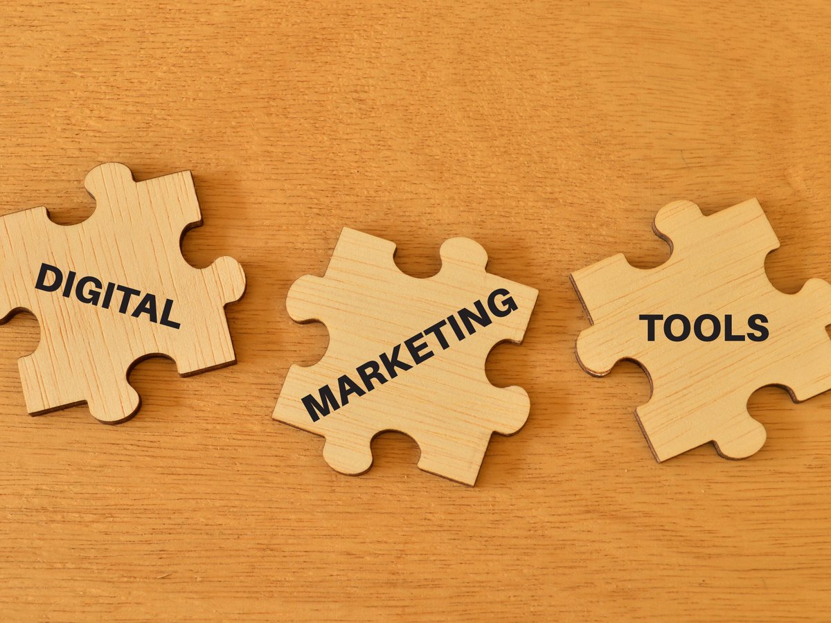 IDigitaliz's tweet image. What&apos;s your favorite performance marketing tool? Comment below and let us know! 🛠️💬 #performanceMarketing #favoriteTools #localBusiness