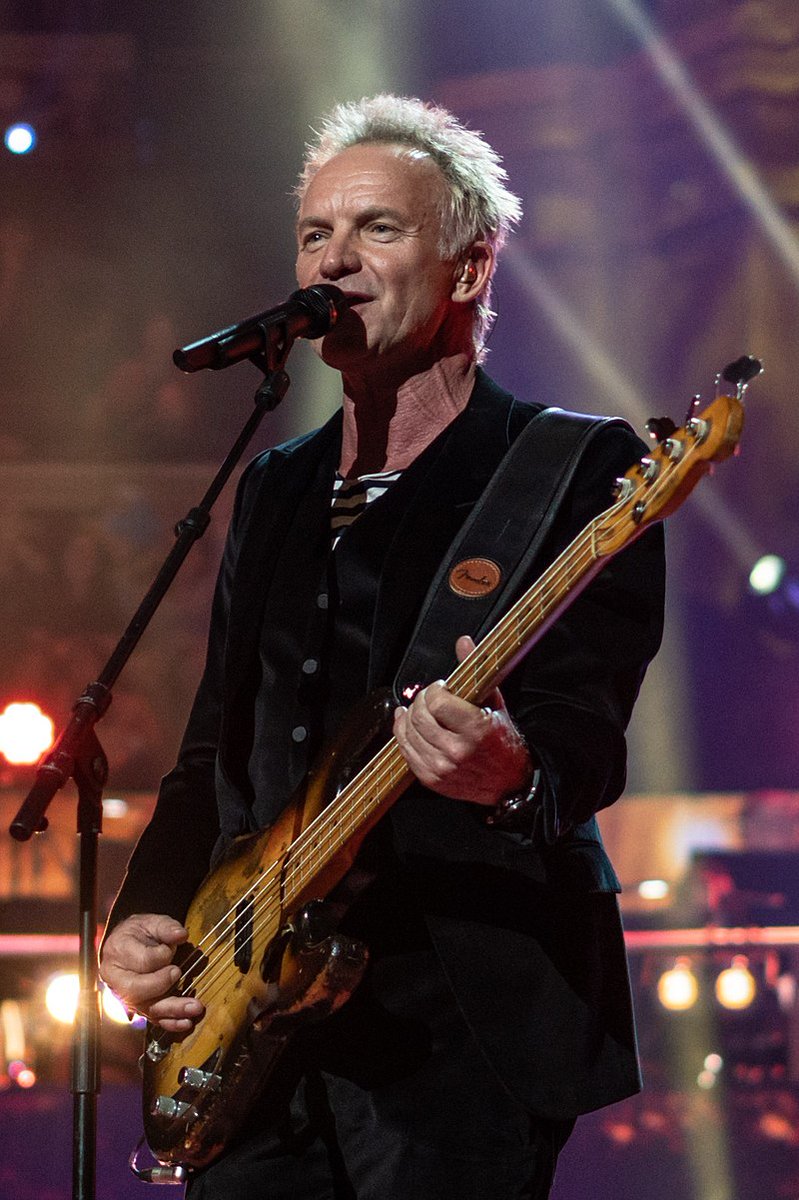 teruterukenken's tweet photo. #HappyBirthday! #Sting ! The #Police - Every Breath You Take https://t.co/oB7Awpsz4n #スティング #English🇬🇧 #singer🎤 #bassist 🎸#bassplayer #songwriter🎼 #actor🎥 #newwave #ThePolice #Quadrophenia #CBE #GordonSumner born in #Wallsend #Northumberland 🏴󠁧󠁢󠁥󠁮󠁧󠁿#England #UK https://t.co/VrI53pJHX4