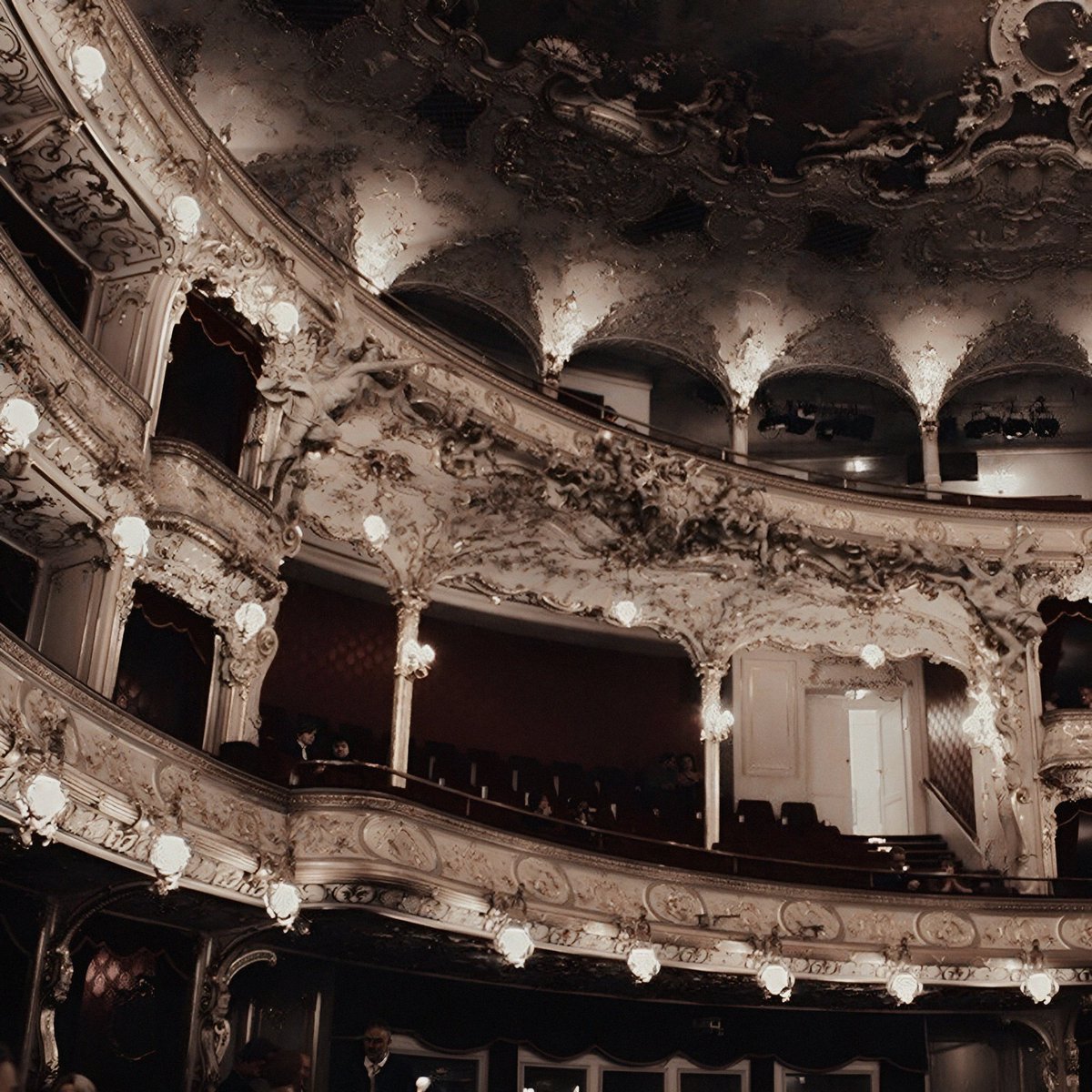 𝑺𝑬 𝑩𝑼𝑺𝑪𝑨 𝑬𝑵 𝑴𝑨𝒀𝑭𝑨𝑰𝑹 𝑨:
𝐒𝐈𝐄𝐍𝐀 𝐑𝐎𝐒𝐒𝐎

🜲 𝑪𝒂𝒏𝒐𝒏.
✒ 𝑶𝑻𝑷 con quien guste 𝒄𝒂𝒏𝒐𝒏/𝒒𝒖𝒊́𝒎𝒊𝒄𝒂.
🜲 Compromiso con el 𝒑𝒆𝒓𝒔𝒐𝒏𝒂𝒋𝒆 y 𝒂𝒄𝒕𝒊𝒗𝒊𝒅𝒂𝒅.
✒ FC: 𝑺𝒂𝒃𝒓𝒊𝒏𝒂 𝑩𝒂𝒓𝒕𝒍𝒆𝒕𝒕.
#BridgertonRP 

                      {↻﹠♡}