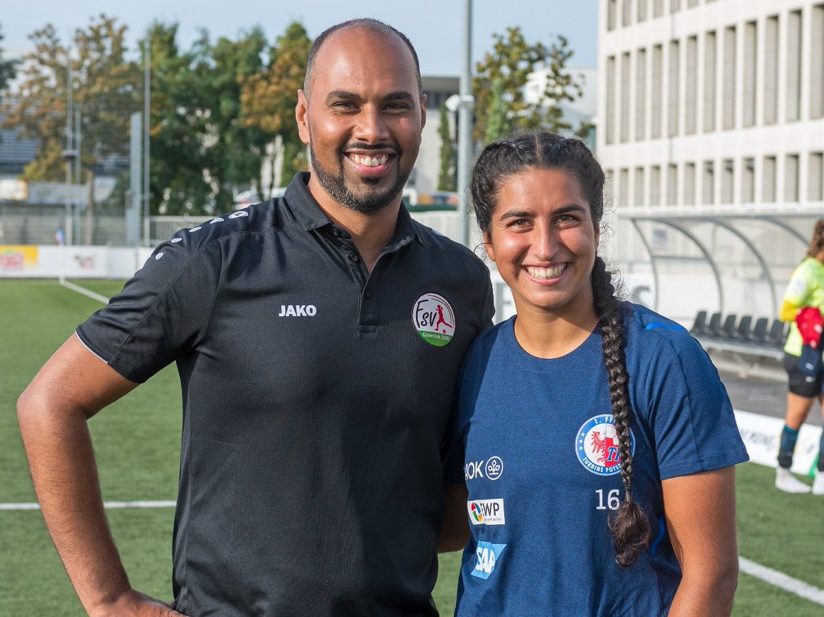 cpdfootball's tweet photo. 🇮🇳 ⚽️ Desi Football Vibes in Germany. 🇩🇪 Great pleasure to meet Maya Hahn, as our clubs, @fsvguetersloh and @Turbine_Potsdam, clashed in a 2nd Division Women's Bundesliga match today.
#FSVGT #FSVPDM #CPDFootball #India #IndianFootball #2FBL #DieLiga https://t.co/CWNSUVxrUg